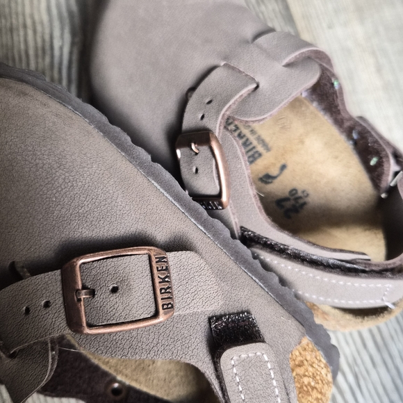 Kids Brown Birkenstock Tokio Backstrap Lightweight Slip On Clog - Picture 9 of 11